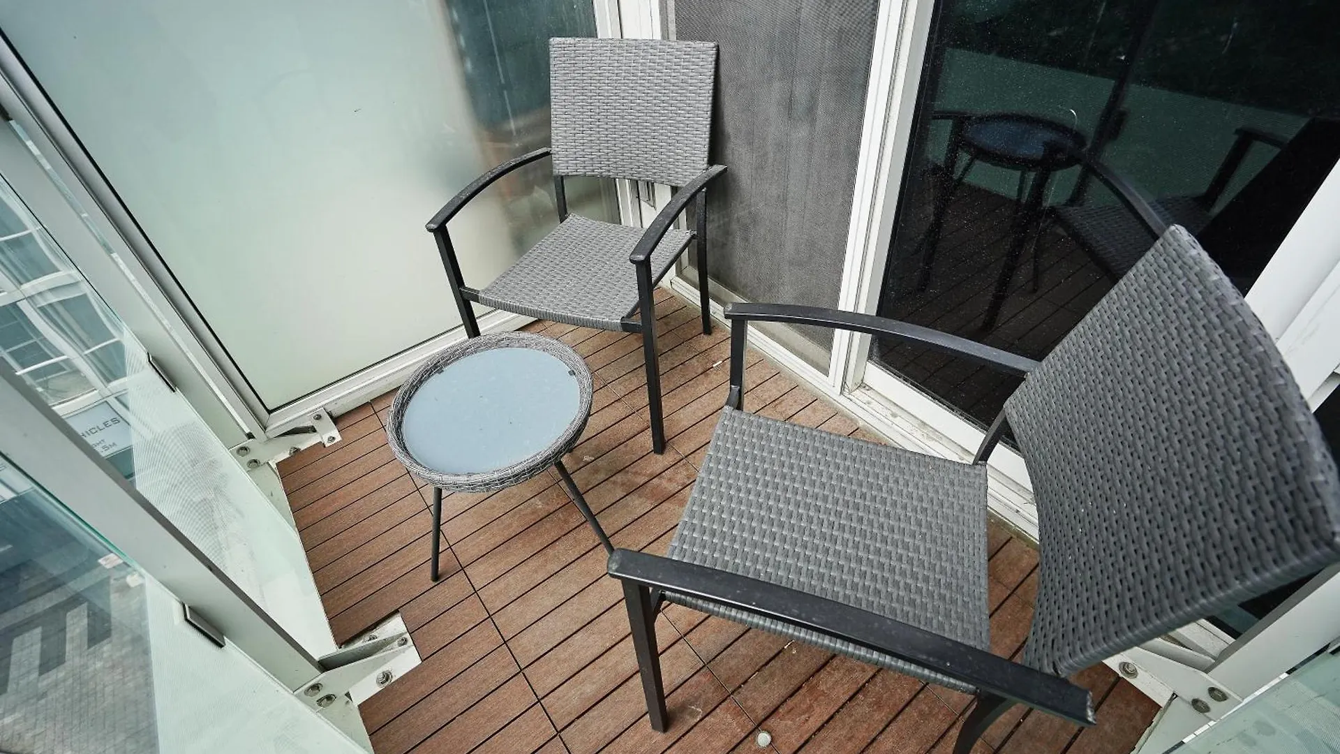 Rivetstays - The Atmos II Toronto 0*,  Canada