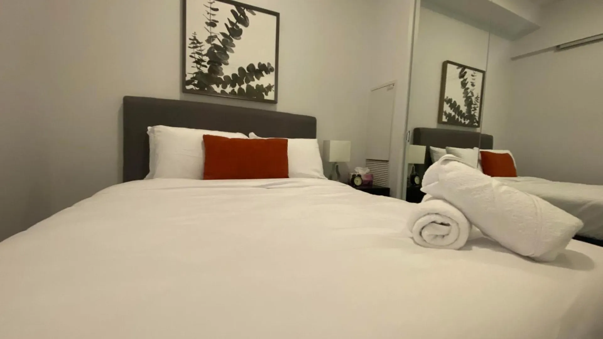 Rivetstays - The Atmos II Toronto Apartment