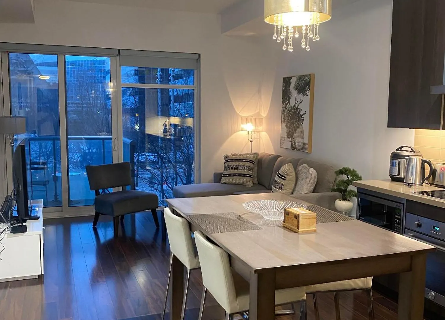 Rivetstays - The Atmos II Toronto