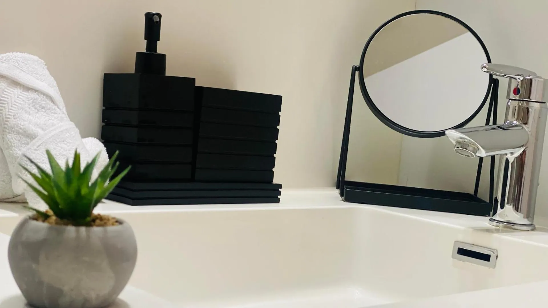 Apartment Rivetstays - The Atmos II Toronto