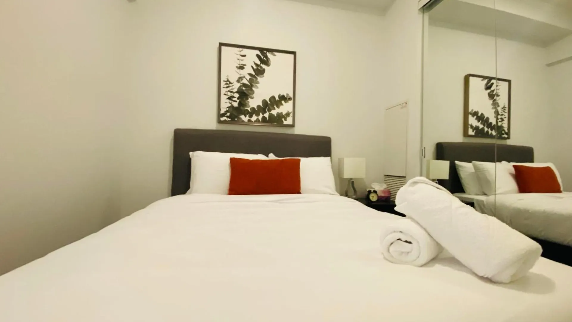 Rivetstays - The Atmos II Toronto 0*,