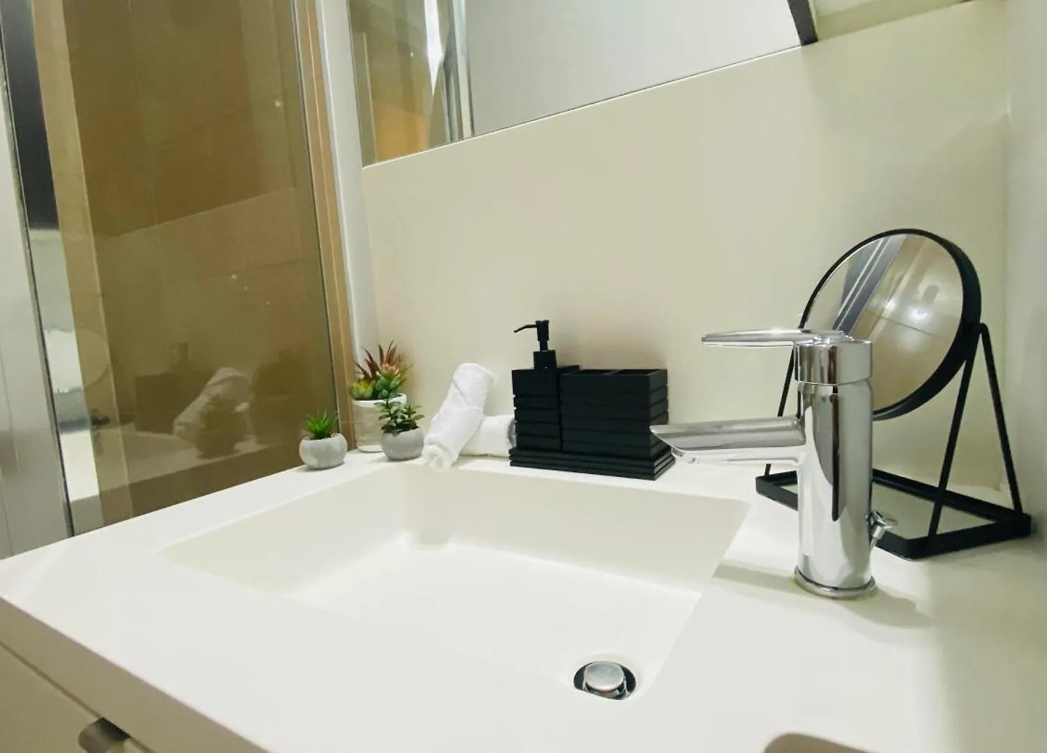 טורונטו Rivetstays - The Atmos II 0*,  קנדה